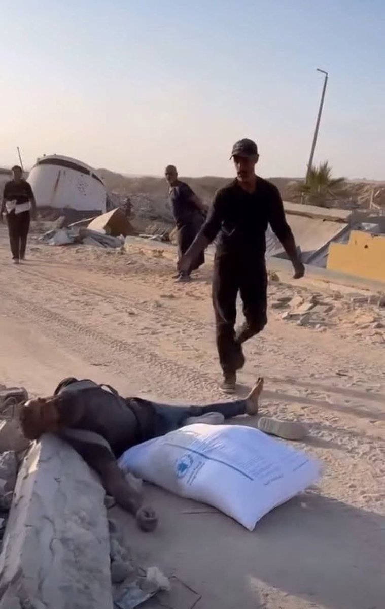 Ailesine un götürmek isteyen bir Gazzeli, İsrailli keskin nişancılar tarafından öldürüldü.