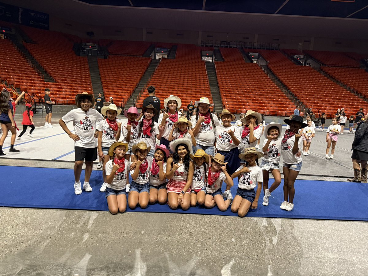 CHuerta_JCE's tweet photo. Day 2 ✅ One more day to go!!! 2 of our team members made it to Best Jump finals AND spirit stick included again!!! Our buddy Michelle ROCKS!!! Can’t wait for day 3! 💙🧡🤙🏻🧡💙 #PicksUp  @UTEPCheer @SGTCarrasco_ES @JFCarrasco_JCE @MSosa_JCE @pdelgado_JCE https://t.co/8qdWpR6TrX