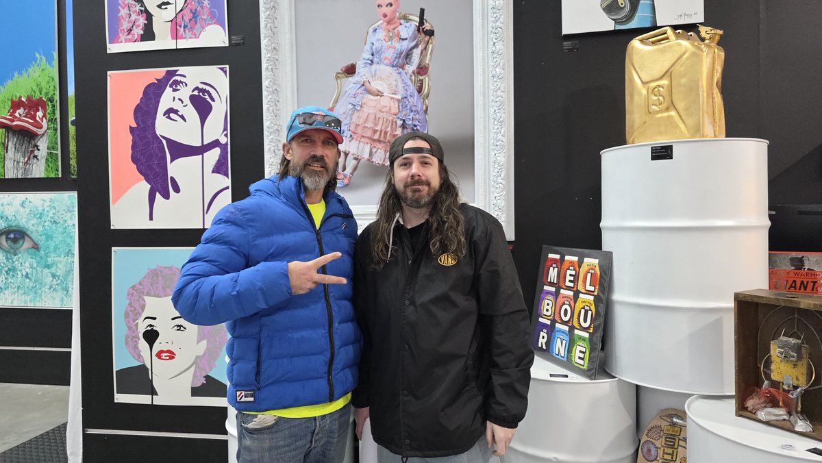 Jay &amp; Silent Bob popped into the gallery today. 

Aka <a href="/GTSewell/">𝗚𝗧</a> x <a href="/A_Giant_Swan/">Giant Swan 🦢</a> 

"Snoochie boochies"