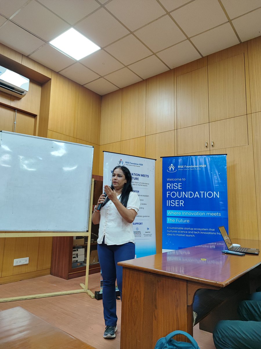 💼 Essentials of Finance for Startups
A power-packed session by Sujata Bogawat at Ideas to Impact: The Startup Journey @ St. Xavier's College (Autonomous)🚀
From understanding the financial backbone of a startup to making smart money decisions early on💡📊#StartupFinance