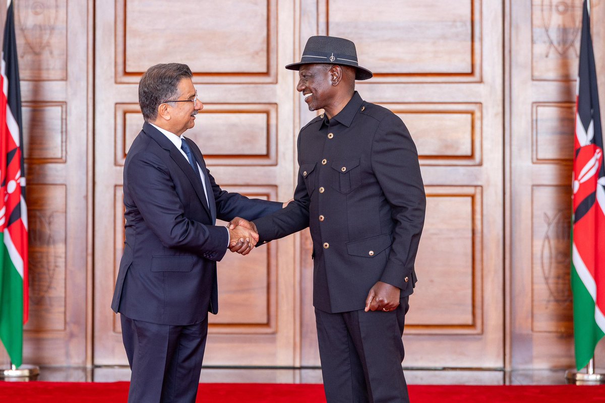 WilliamsRuto's tweet image. I was pleased to welcome His Highness Prince Rahim Al Hussaini Aga Khan’s envoy, H.E. Sultan Ali Allana, State House, Nairobi.

I have extended an invitation for His Highness the Aga Khan to visit Kenya for the signing of an agreement for the recognition of the Ismaili Imamat and…