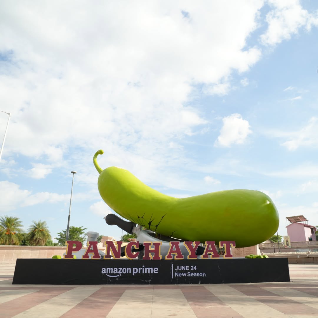 CreationsMissy's tweet photo. Amazon Prime Video’s latest campaign for Panchayat Season 4

#advertising #marketing #brand #campaign #creative #creativeads #creativespot #creativity #ooh #billboard #outofhomeadvertising #panchayat #panchayatseason4 #amazonprime https://t.co/KAKOl3xw2h