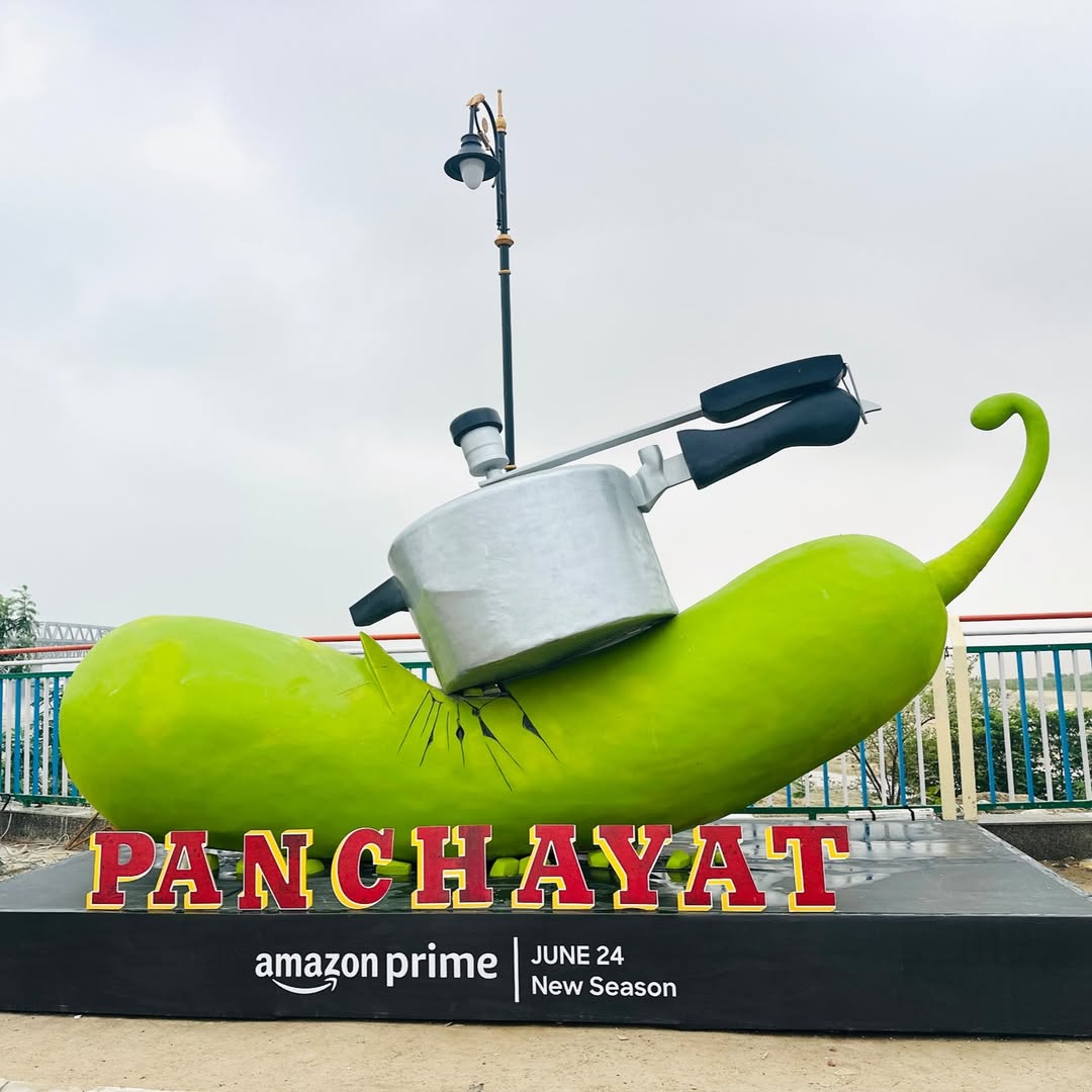 CreationsMissy's tweet photo. Amazon Prime Video’s latest campaign for Panchayat Season 4

#advertising #marketing #brand #campaign #creative #creativeads #creativespot #creativity #ooh #billboard #outofhomeadvertising #panchayat #panchayatseason4 #amazonprime https://t.co/KAKOl3xw2h