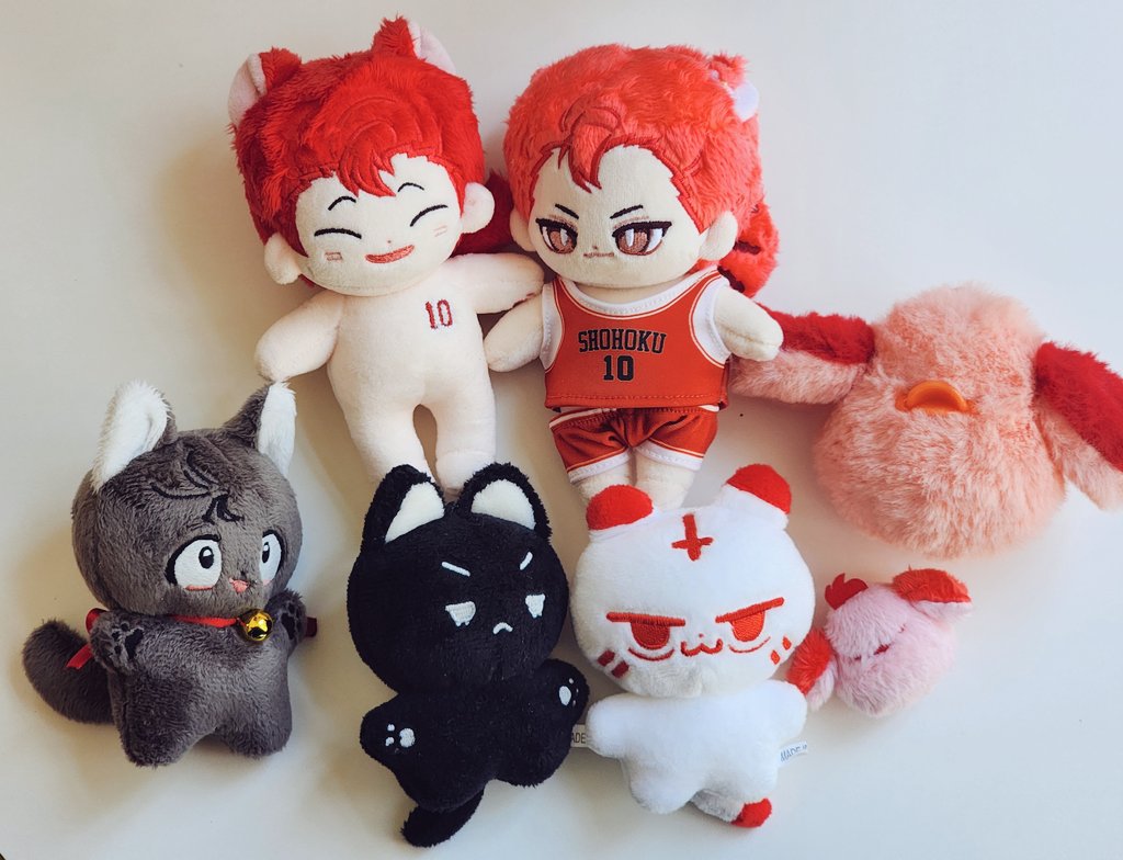 지인의 친구분이 보내주셨어..... 신기하게 내가 가지고 있지 않은 버젼들로만😂💗