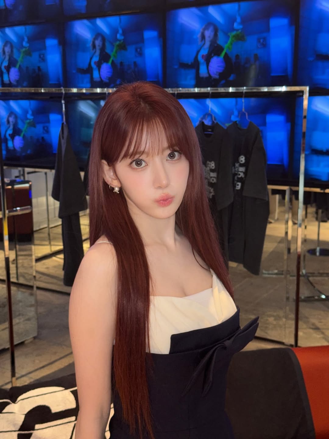 ウ*ン様 LE SSERAFIM Different 宮脇咲良 SAKURA ト 最初は宮脇咲良、LE SSERAFIMデビューカウントダウンがスタート