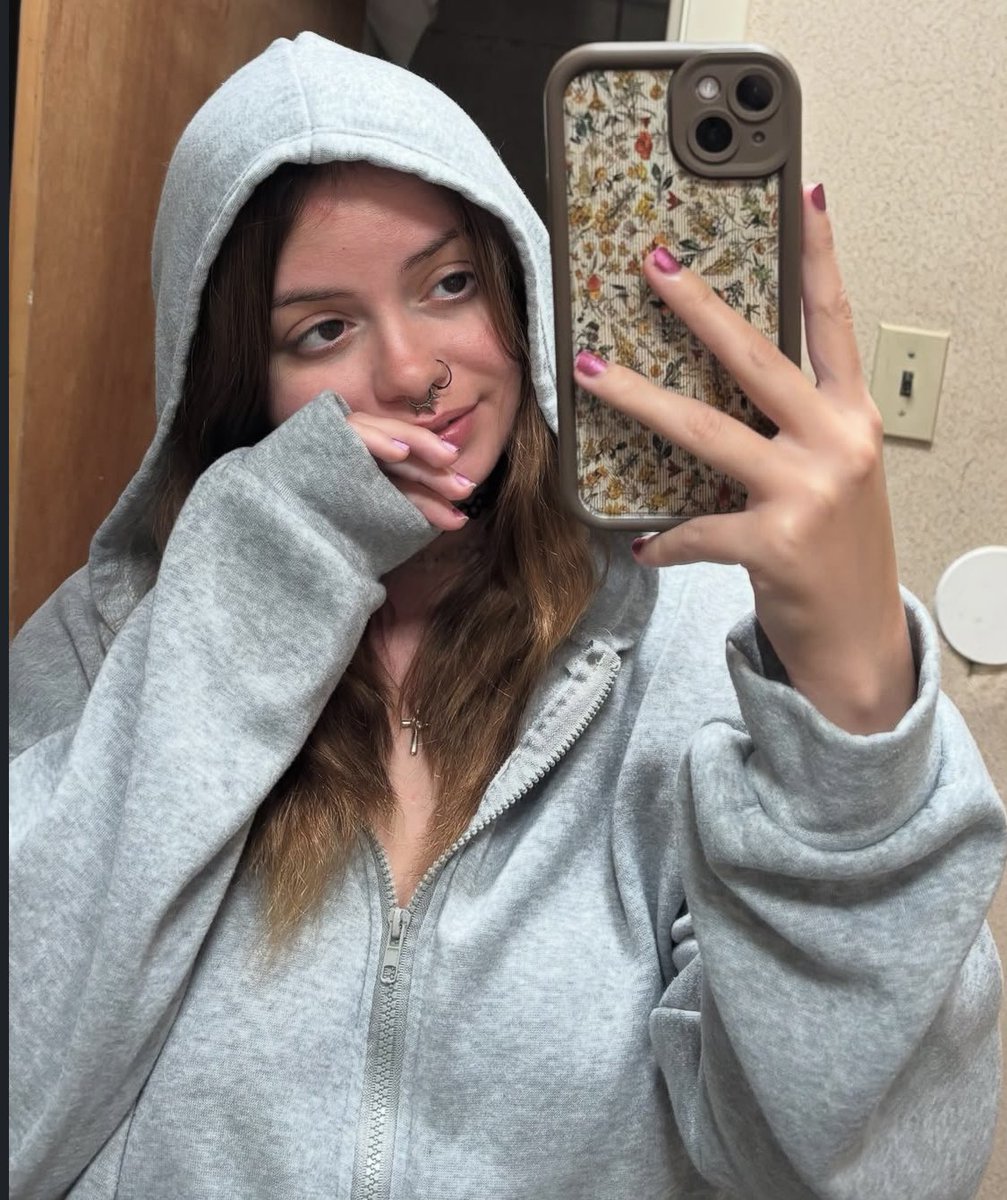 mary74414's tweet photo. Be real don’t be a sugar mouth person 🤣❤️‍🩹 https://t.co/scAcCIUURX