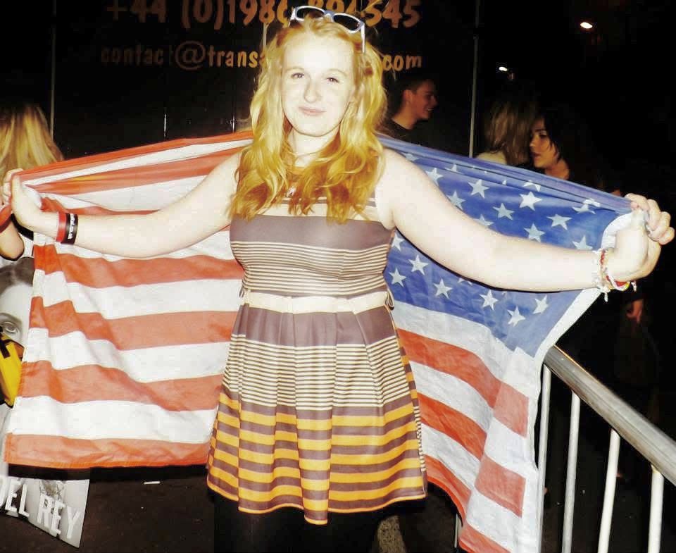 3 more days until I can see my icon, in all her glory. Luckily for a 4th time 🩷 #LanaDelRey