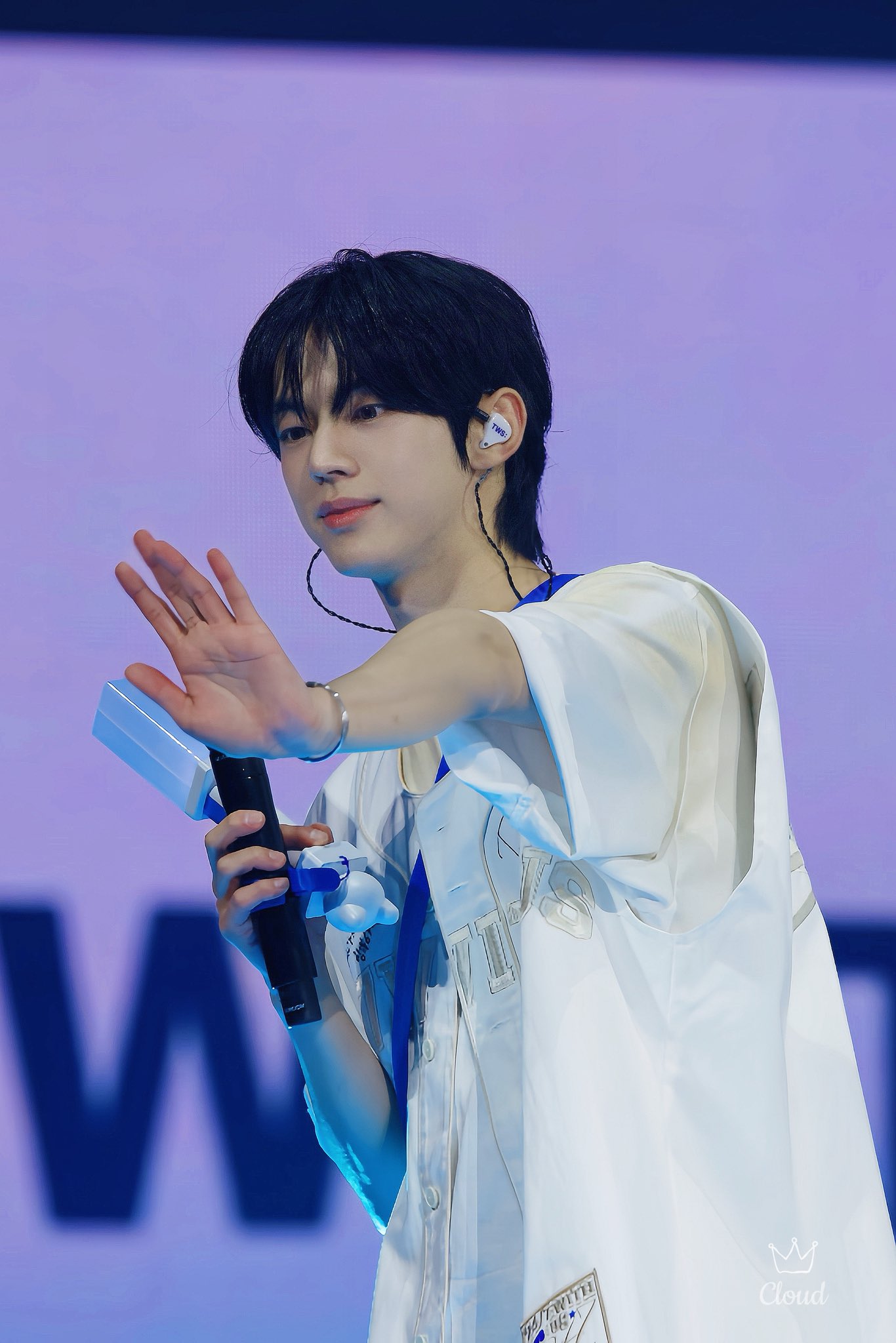 𝒞𝓁ℴ𝓊𝒹 on X: 