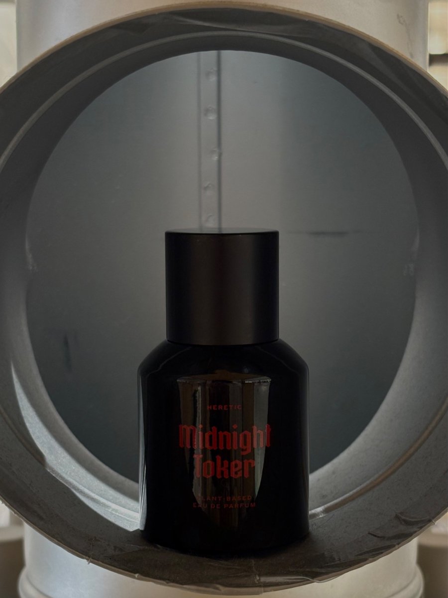 Heretic Parfum｜ミッドナイト トーカー 甘く漂うブロンドタバコと