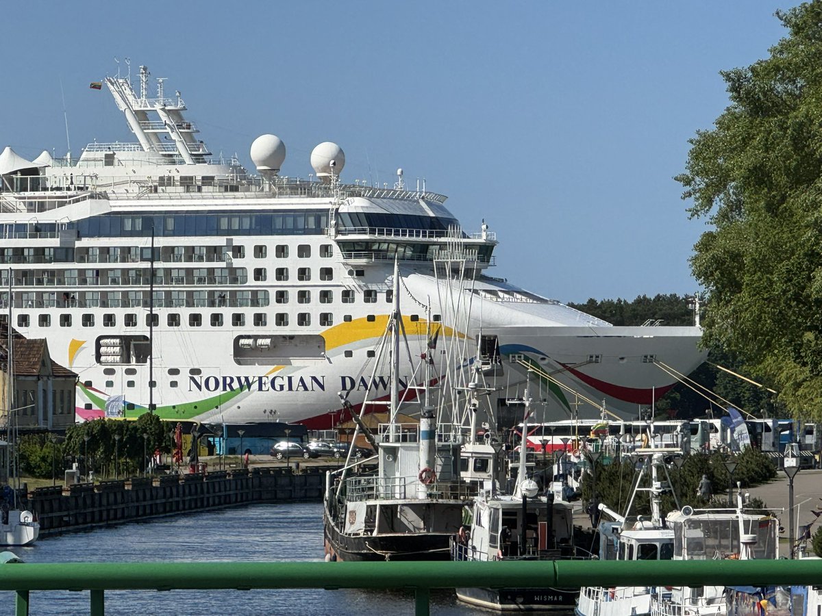 Vandaag op ziekenbezoek én naar de kapper.
Volgende reisje is in voorbereiding, Port Vell en omgeving.
Maak er een mooie dag van!