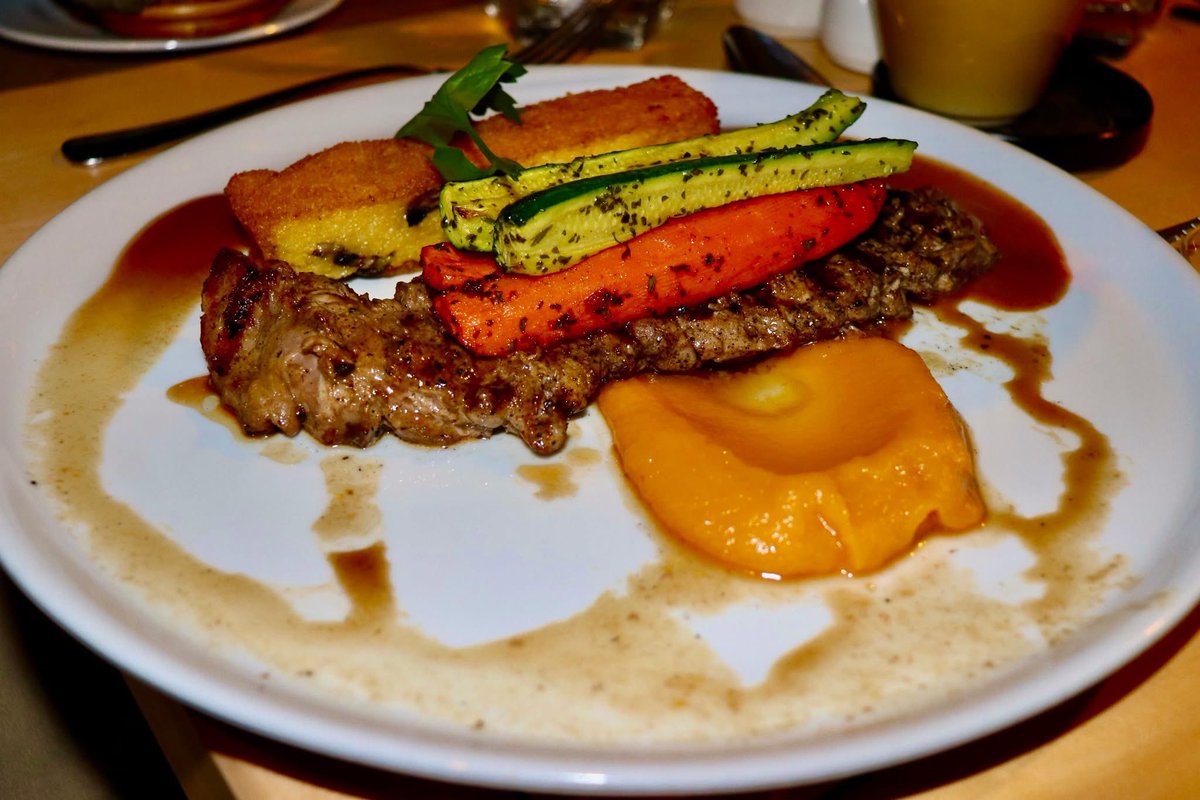 Dinner at MaKuwa-Kuwa Restaurant this evening is served. 

Creamy roasted tomato soup to start, with cracked black peppercorns served with a multi-grain nut &amp; seed bread.

instagram.com/p/DLSorvrKo_m/…

#LaurasWorld #VictoriaFalls #VicFalls #Zimbabwe #VictoriaFallsSafariLodge