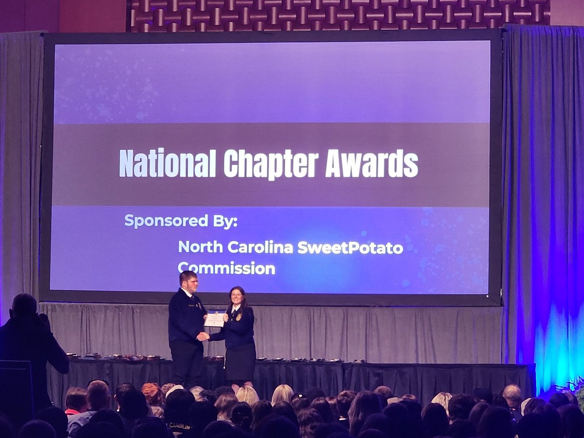 Ledford FFA received a National Chapter Award. 🎉

The National Chapter Award Program recognizes chapters that emphasize growing leaders, building communities, and strengthening agriculture. 

<a href="/dcsnc/">@DCSNC</a> <a href="/LedfordProud/">Ledford Proud</a>