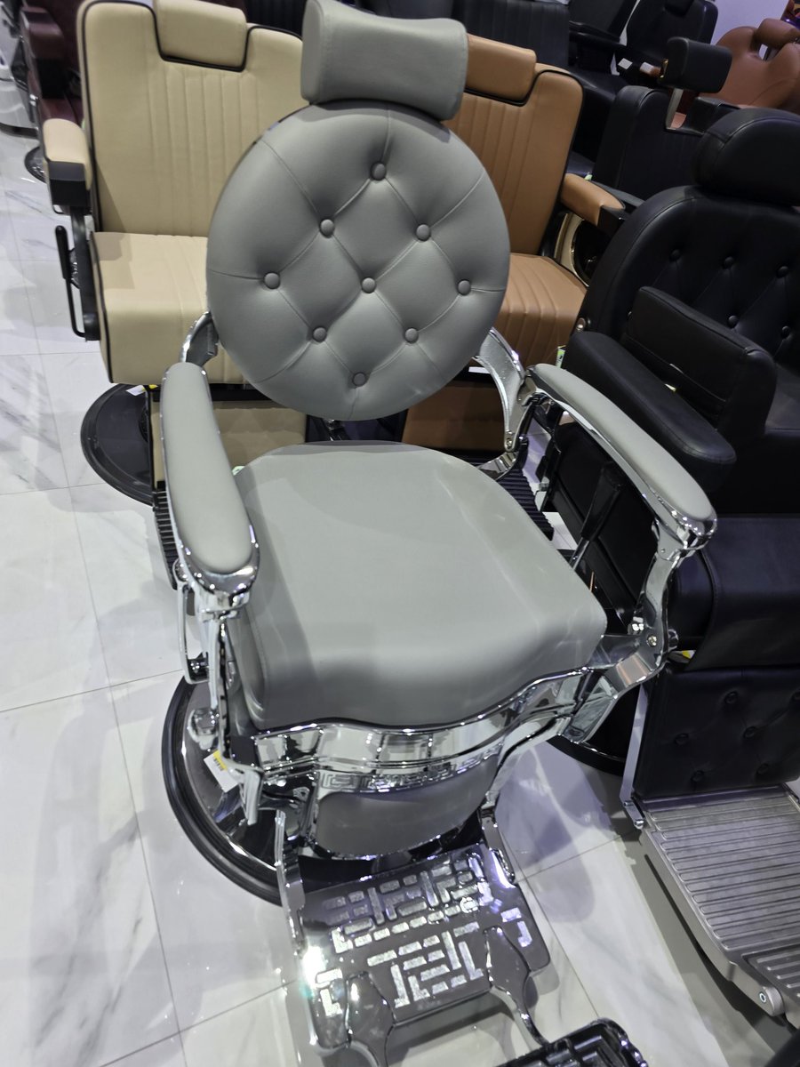 aa0537705565's tweet photo. كراسي حلاقة تجهيز صوالين الحلاقة شركة جمال بلا حدود 0537705565
#الرياض #السعودية #شباب #اكسبلوررر #كراسي #صالون https://t.co/Fl0SfZ2PgM