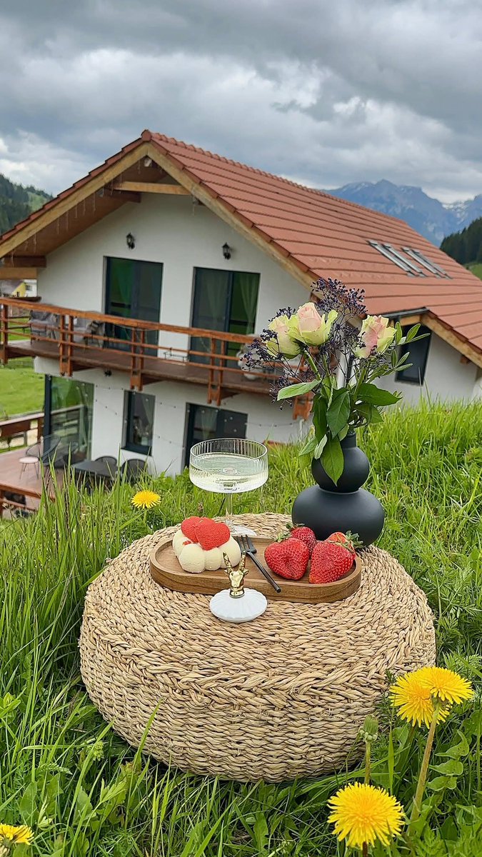 xyzwtf_55's tweet photo. Ran out from the heat..
#photography
#photographer
#fundata 🇷🇴 https://t.co/i20pCHEwSd