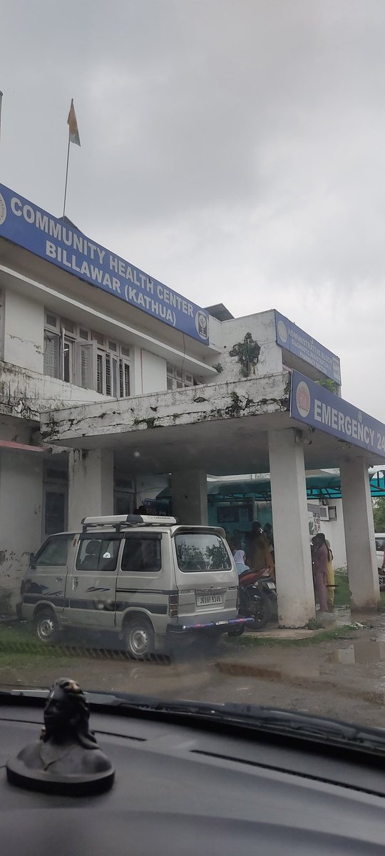 PartapManjeet's tweet photo. The hospital building is in a dilapidated condition posing serious safety risks to both patients &amp; staff. Basic health facilities are either lacking or nonfunctional making it extremely difficult for the local population to access even primary healthcare services. https://t.co/9HuUKvW0Cu