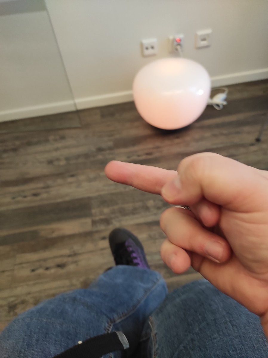Moin Schnuckies! Der #Mittelfingermittwoch im #wazifubo HNO, hab Pfropf im Ohr 🙄 ätzend.... Danach aber Homeoffice ☺️
Habt den Mittwoch schön und passt auf Euch auf!😘
Und denkt dran: es wird wieder wärmer, also trinkt!🧊🥤🧋🧃🥛🍵☕