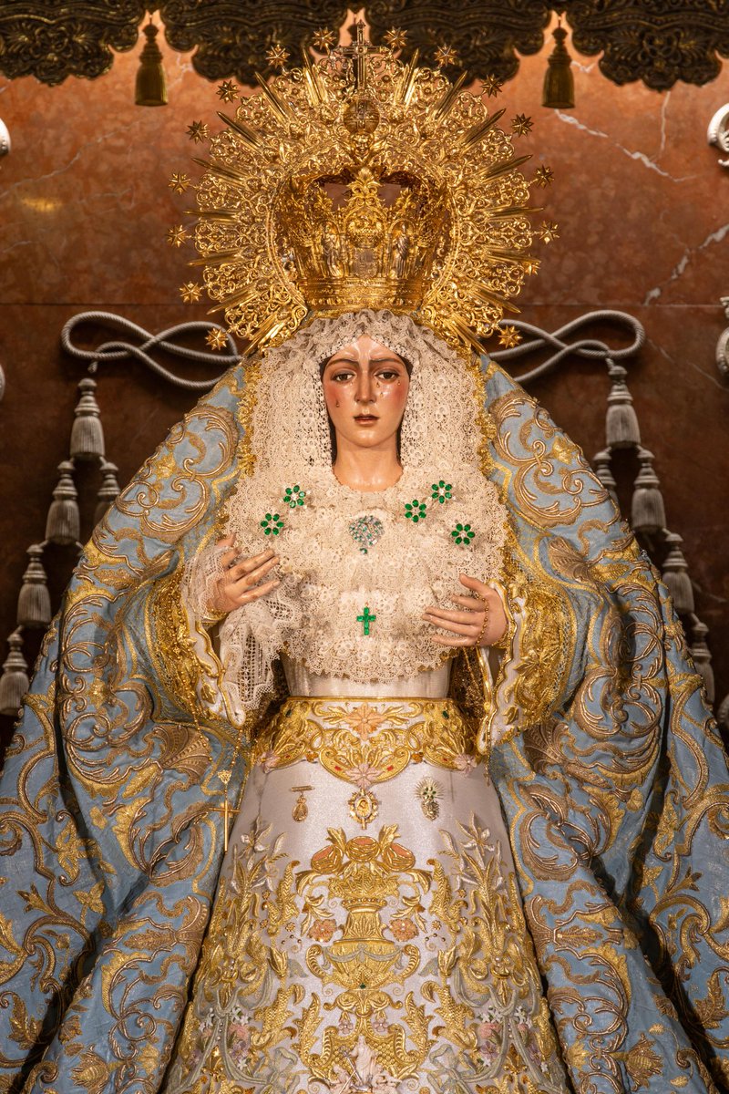 Hdad_Macarena's tweet photo. La Virgen de la Esperanza se encuentra de nuevo en su camarín de la Basílica tras el acto de veneración extraordinaria. 

📷 Álvaro Heras https://t.co/cfldf545h3
