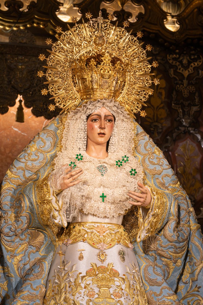 Hdad_Macarena's tweet photo. La Virgen de la Esperanza se encuentra de nuevo en su camarín de la Basílica tras el acto de veneración extraordinaria. 

📷 Álvaro Heras https://t.co/cfldf545h3