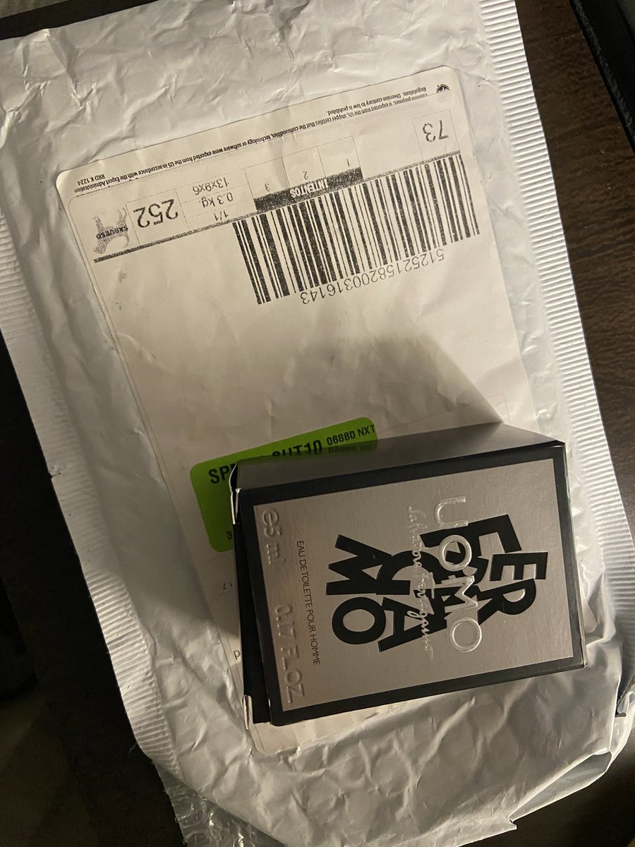 artiu's tweet photo. @Profeco @Coppel ¿Cuál es el proceso para reportar un fraude? 
Compre vía app de Coppel una perfume que en la información del producto claramente viene especificado que es de 50 ml en spray y me llegó una de 5 ml. https://t.co/kTDx7tWqqY