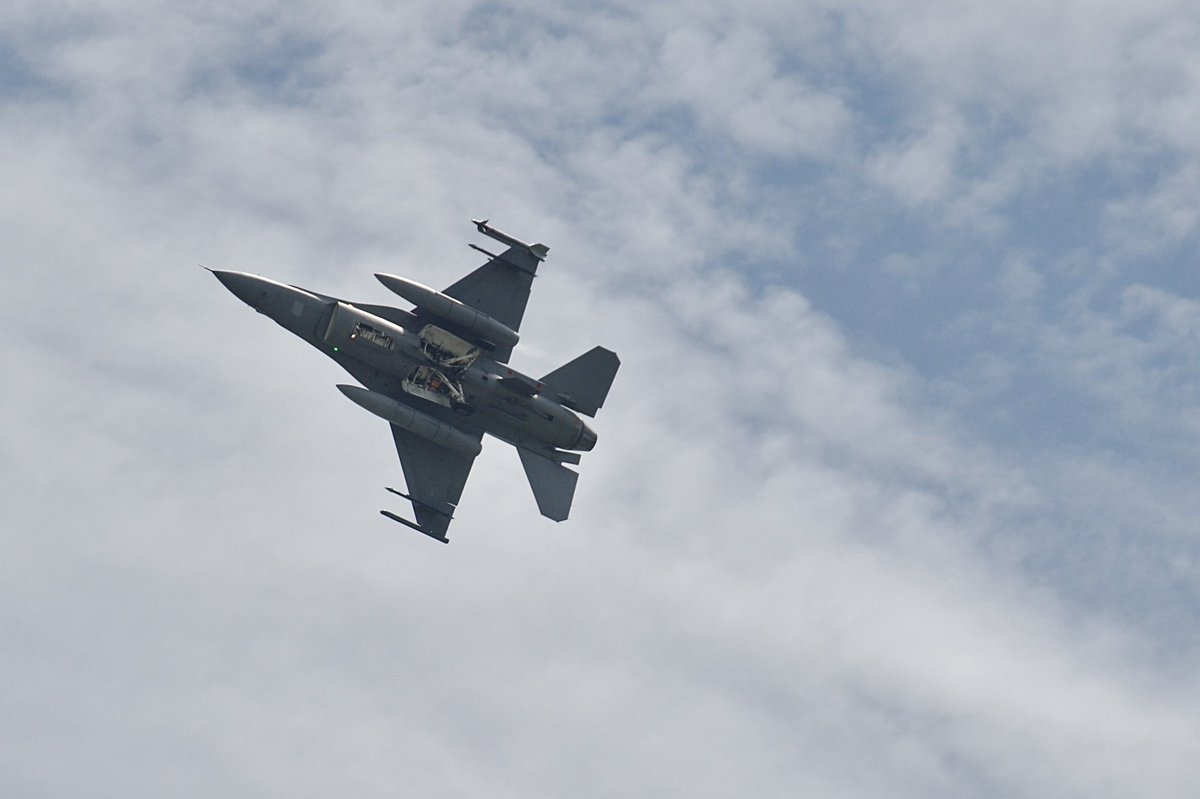 #F16