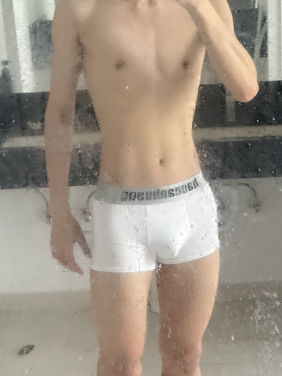juwuba02's tweet photo. #体育生 #男大 #体育生 #男大弟弟 #厚乳 #hr #腹肌 #御姐 https://t.co/q4EHkTqirA