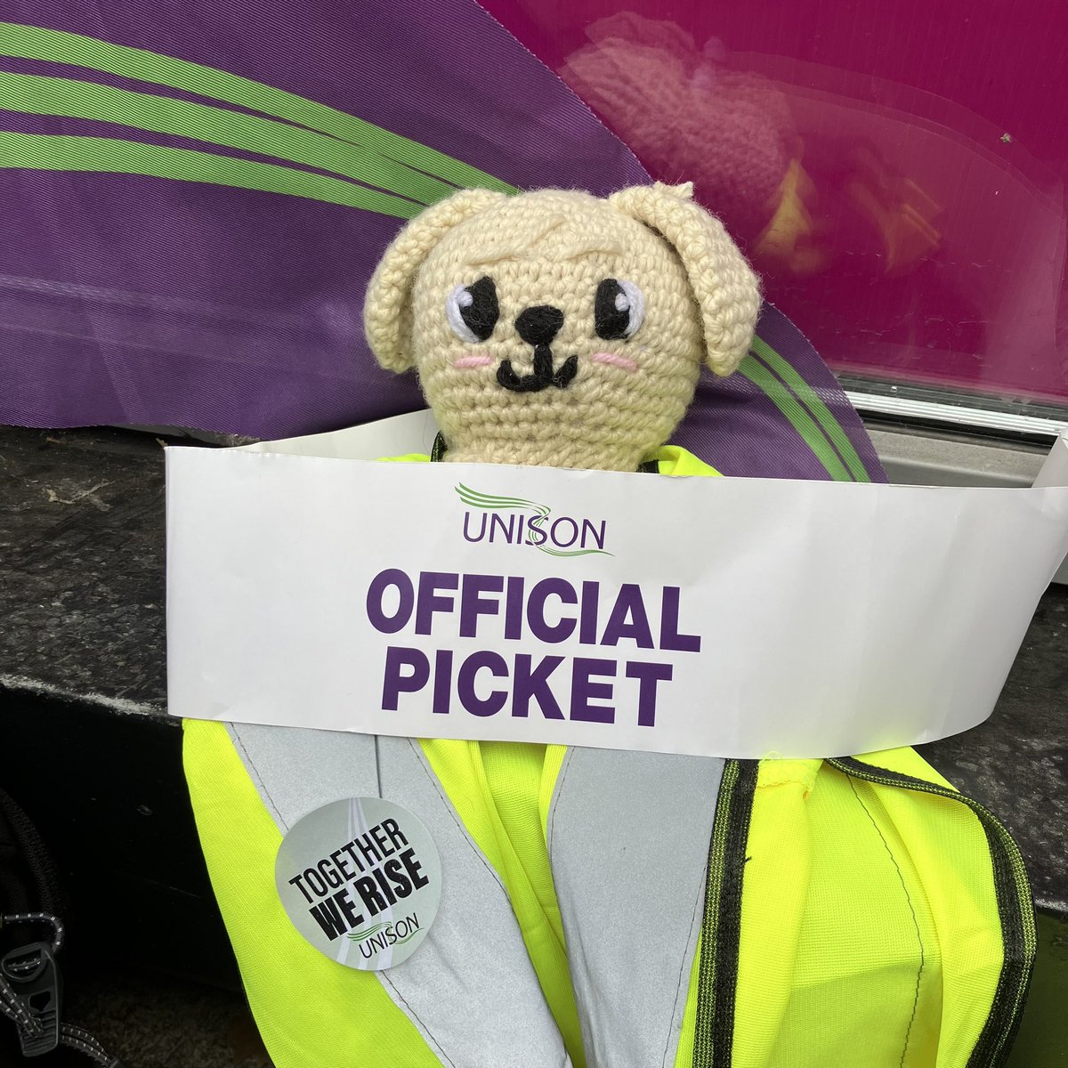UNISONmmu's tweet image. When you’re giving us a real terms pay cut, this is who you’re giving a real terms pay cut to :(