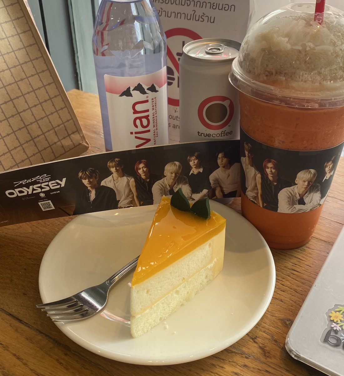 arskrw's tweet photo. ( ´͈ ᵕ `͈ )◞🧡 #TrueCoffee #RIIZEwithTrueCoffee https://t.co/twqRHfSxSC