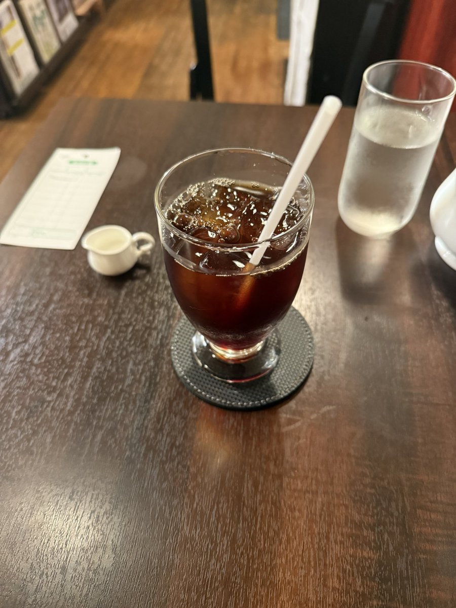 __k_m_j's tweet image. チェウォンちゃんコーヒー作ってたから遠かったけどお会計の時目があってニコッてしてくれた😭
みんな頑張ってて可愛かったあああ

 #LE_SSERAFIM