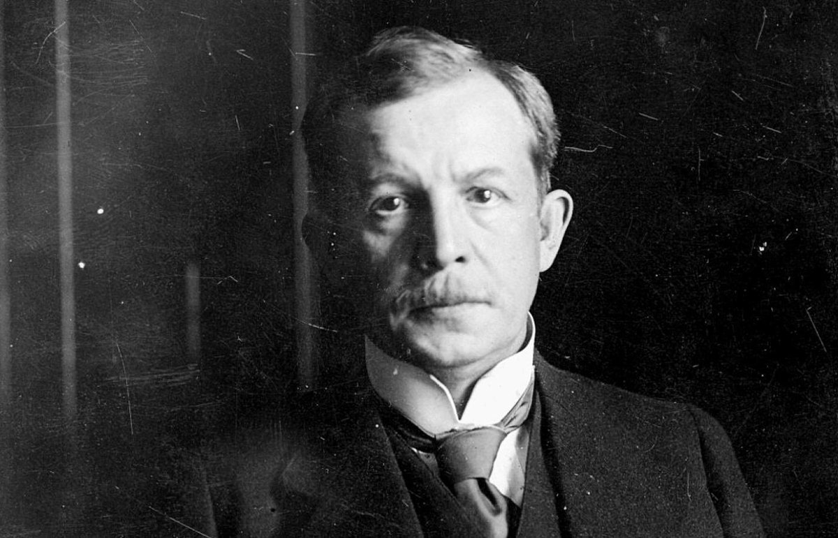 25 czerwca 1903 r. w wyborach do Reichstagu w okręgu Katowice-Zabrze pierwszym polskim posłem z Górnego Śląska został wybrany Wojciech Korfanty.

25 października 1918 r. wygłosił ostatnie przemówienie na forum parlamentu upadającej Rzeszy. Zażądał zjednoczenia wszystkich ziem