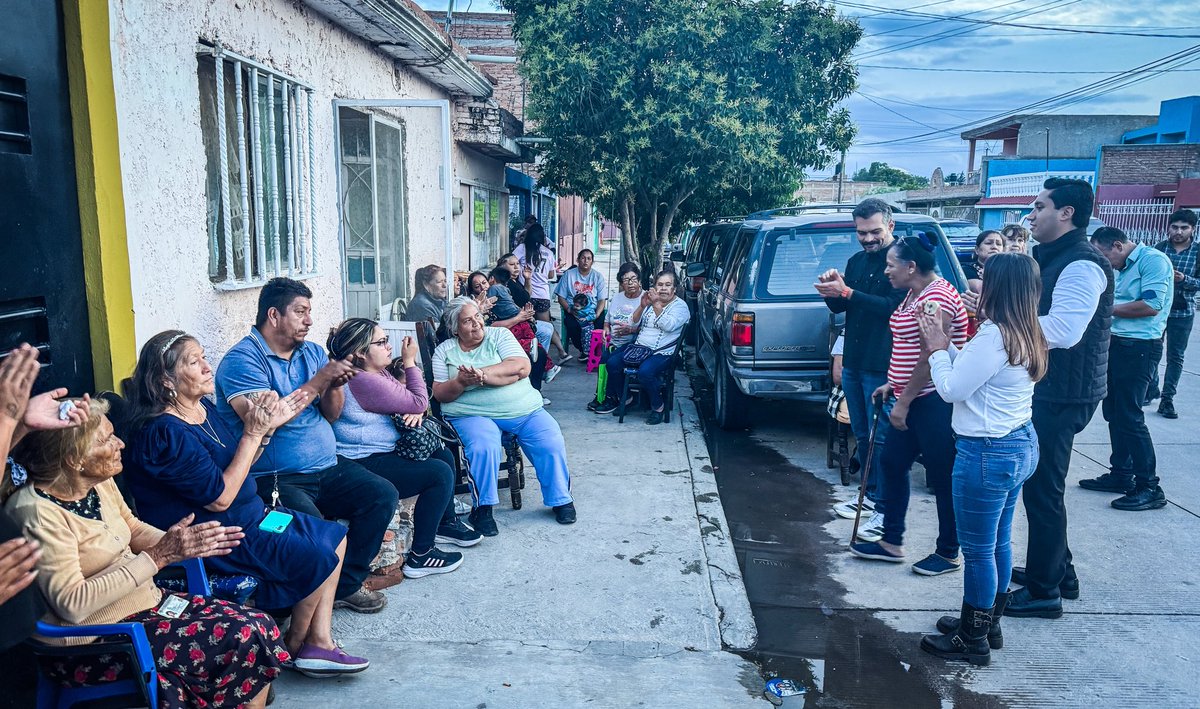 David OJEDA (@davidojedamx) on Twitter photo Las campañas se acabaron, pero nuestro compromiso con la ciudad nunca para.
Seguimos trabajando por Durango, <a href="/PanchoFrancoDgo/">Pancho Franco</a> , <a href="/DraViridianaEs/">Doctora Viridiana Estrada🦷</a> y la coordinación municipal de <a href="/MovCiudadanoMX/">Movimiento Ciudadano | Movimiento Naranja</a> seguimos sumando compromisos con las familias duranguenses. Las campañas se acabaron, pero nuestro compromiso con la ciudad nunca para.
Seguimos trabajando por Durango, <a href="/PanchoFrancoDgo/">Pancho Franco</a> , <a href="/DraViridianaEs/">Doctora Viridiana Estrada🦷</a> y la coordinación municipal de <a href="/MovCiudadanoMX/">Movimiento Ciudadano | Movimiento Naranja</a> seguimos sumando compromisos con las familias duranguenses.