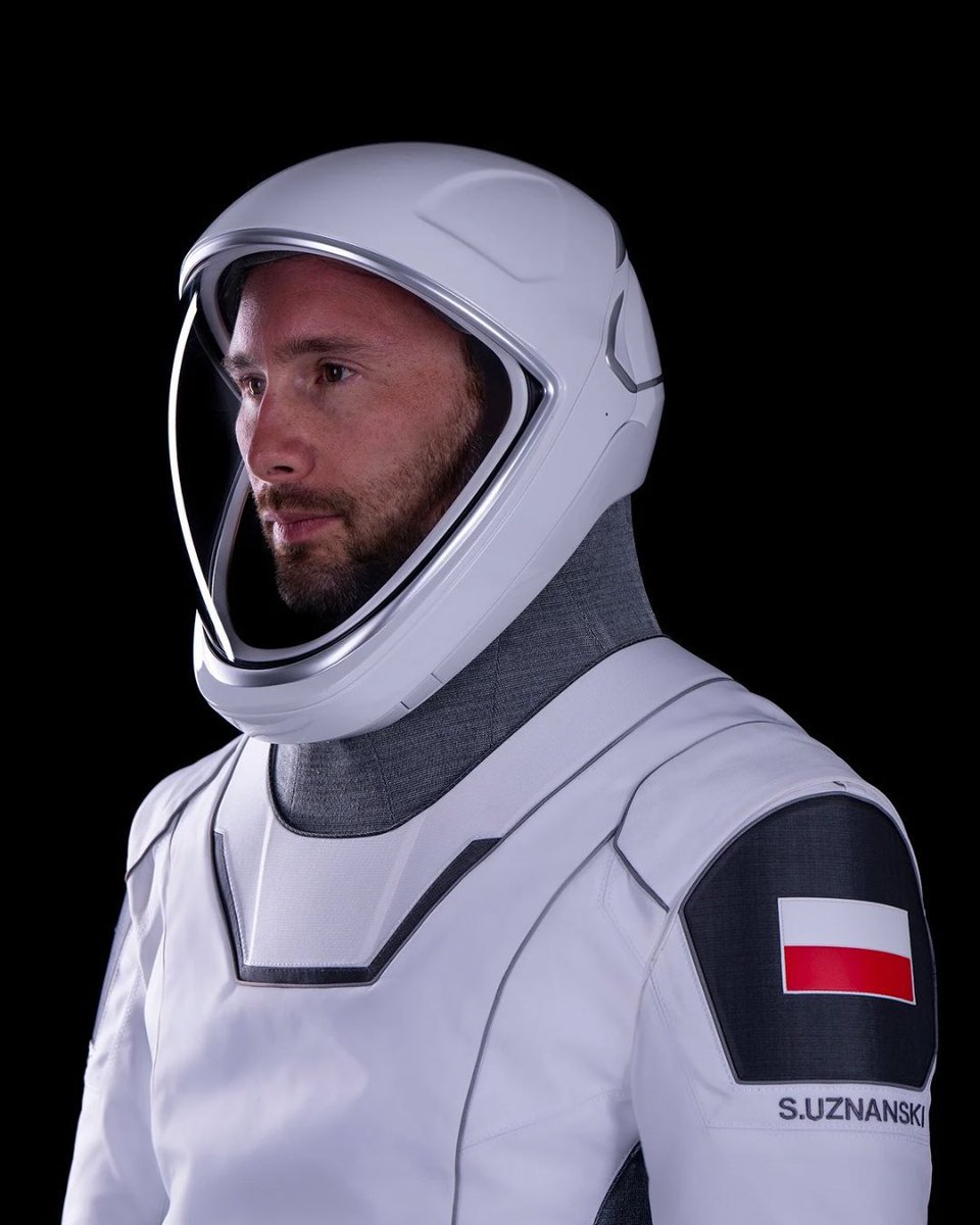 M_Mrowczynska's tweet photo. Pierwszy od niemal 50 lat Polak poleciał w kosmos — @astro_slawosz ! 🇵🇱🚀

To ogromny krok dla polskiej nauki i technologii.

Trzymamy kciuki za całą załogę — powodzenia i bezpiecznego powrotu na Ziemię! 🌍✨ https://t.co/VenjcJDvui