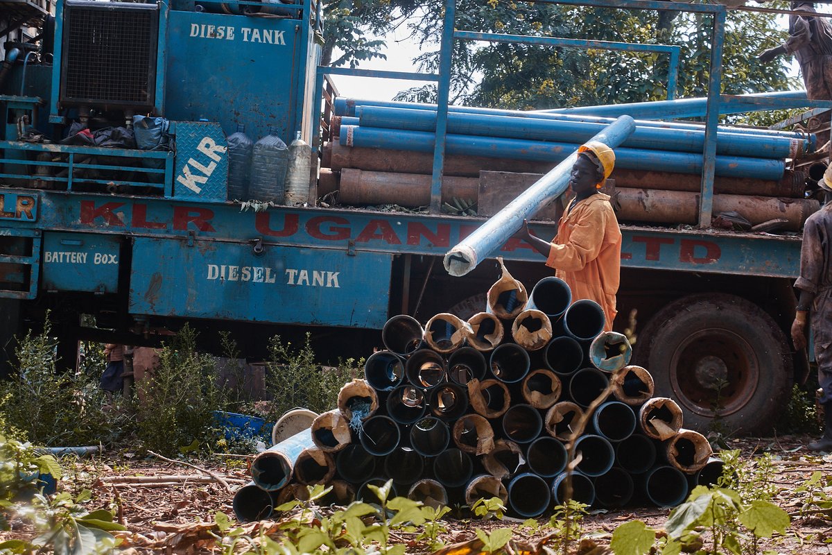 LIFEARug's tweet image. Borehole drilling in Rusenke, Kibaale is underway! 💧 Thanks to the @LDC_LIFEAR  program , the community is taking a big step toward climate resilience and clean water access.@CCD_UG @min_waterUg @IIED