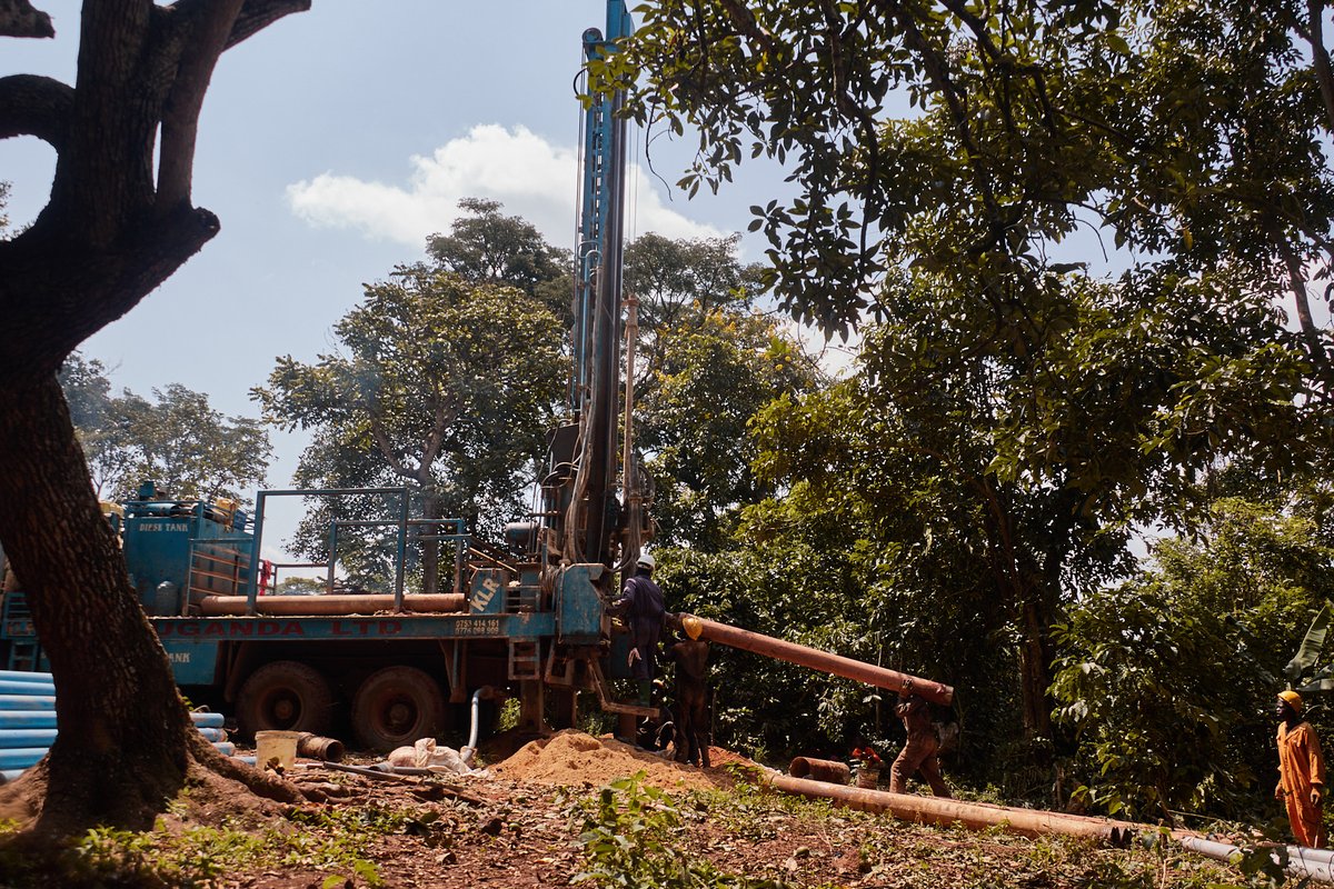 LIFEARug's tweet image. Borehole drilling in Rusenke, Kibaale is underway! 💧 Thanks to the @LDC_LIFEAR  program , the community is taking a big step toward climate resilience and clean water access.@CCD_UG @min_waterUg @IIED