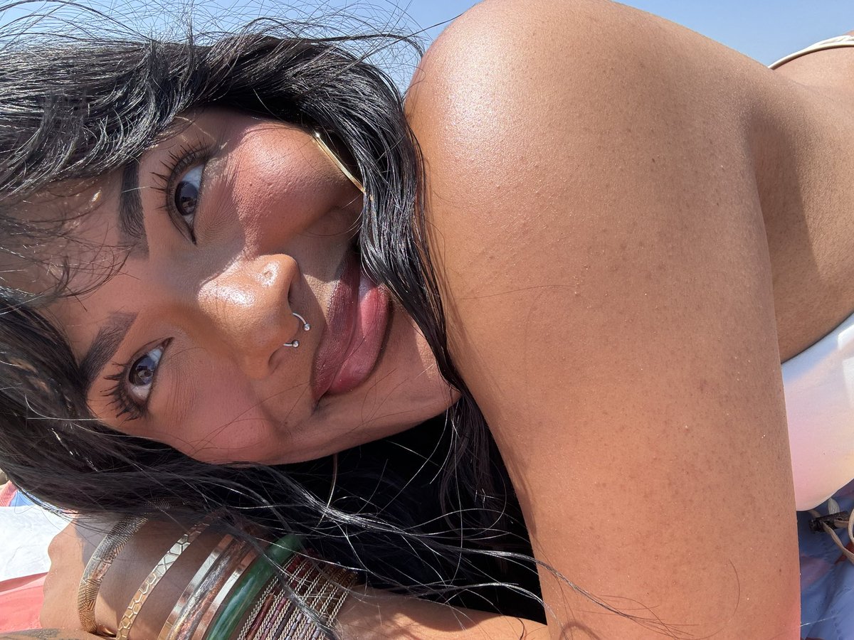 jadeaworld's tweet photo. I love u summer https://t.co/a1hqbCzqlY