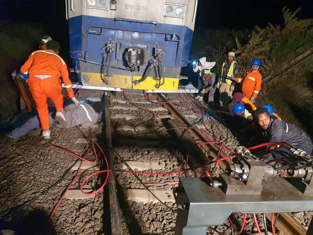 TakeleUma's tweet image. Real-World Training for Real-World Challenges!
Our Rolling Stock team doesn’t just face challenges— we rise above them.

Train Derailment Training – On the Field. No fluff. No theory. Just  pure, hardcore action.
Very Practical –Robust – Built to handle the toughest scenarios.…