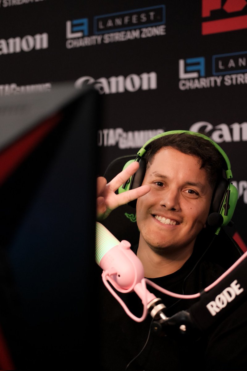 Shoutout to <a href="/iamSirVega/">Sir Vega</a> for this photo he took when I was doing a charity stream for <a href="/nmdp_org/">NMDP</a> at <a href="/pax/">PAX</a> boston this year. <a href="/LANFESTgames/">LANFEST</a> with the killer setup!