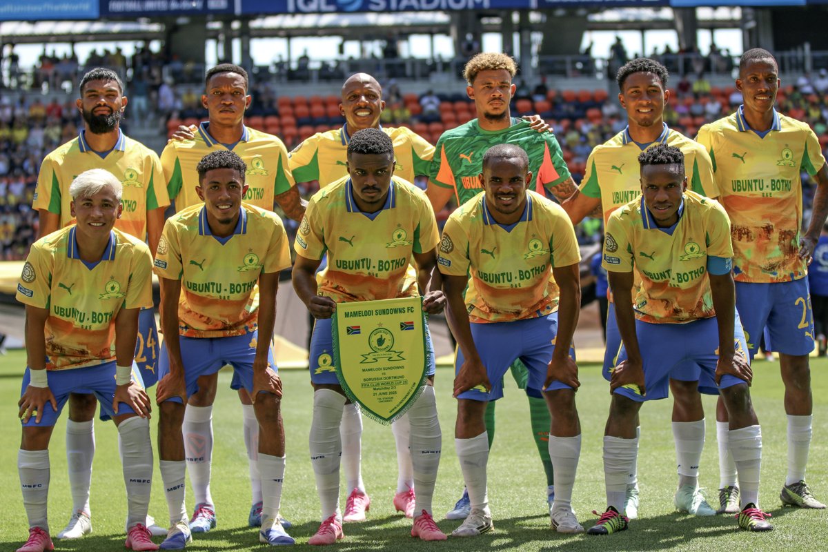 Then there was 1 left from Africa ⚽

🇪🇬 Al Ahly ❌
🇹🇳 ES Tunis ❌
🇿🇦 Mamelodi Sundowns ✅
🇲🇦 Wydad Casablanca ❌

Do you believe Bazalwane? 🤔

#ClubWorldCup