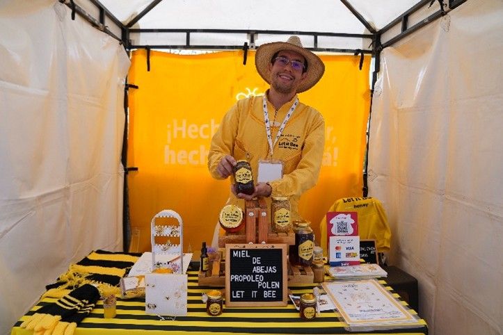 WFPInnovation's tweet image. In 2024, @WFP_Colombia supported 180 ventures through #EnRumbo30 & #PuentEmprende — driving innovation to empower migrants, IDPs, returnees & host communities.
🔗 Explore more: buff.ly/buNDoC5