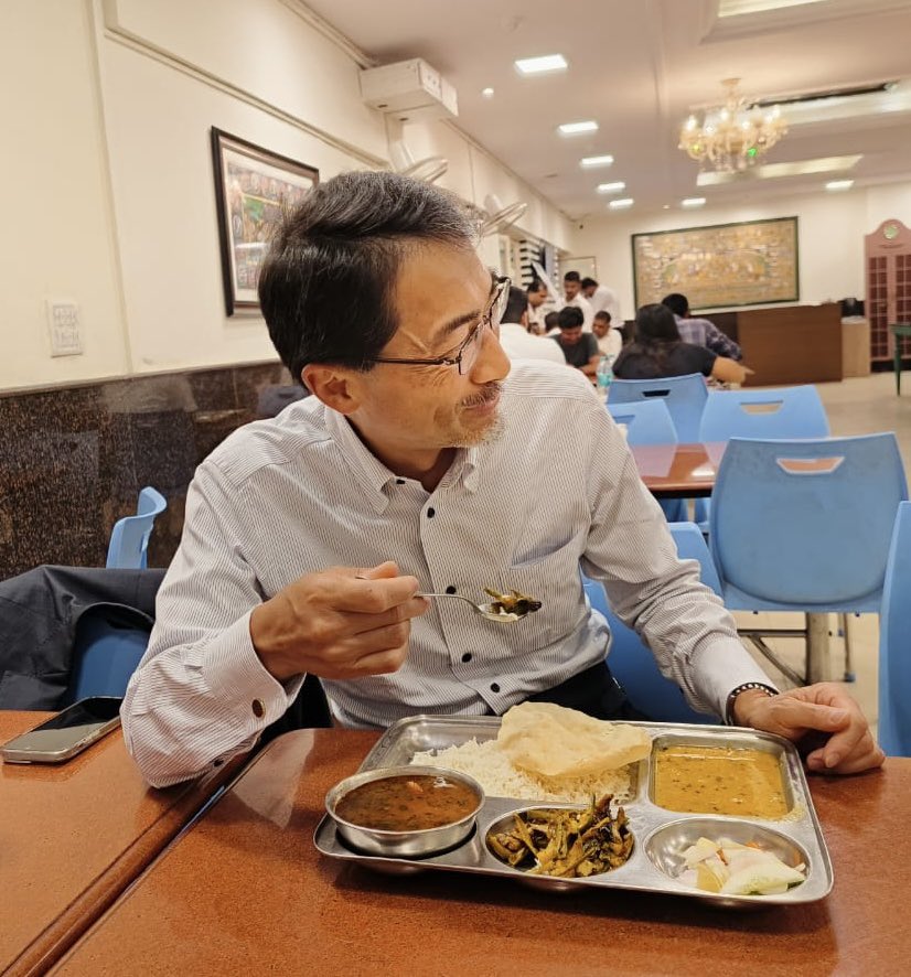 Enjoyed Chhena Poda, a special delicacy of #Odisha, in Delhi’s heart! 😋
#BhawanDay