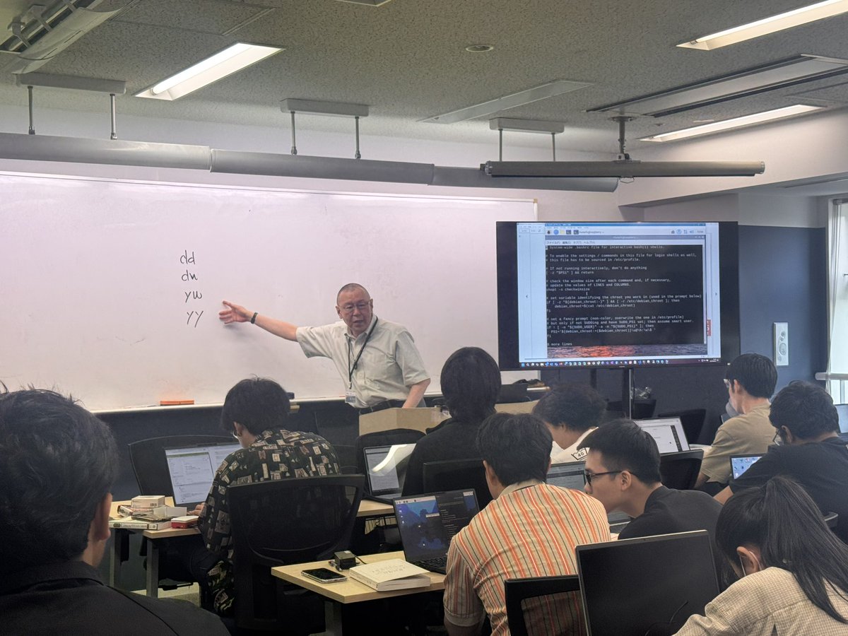 IotTtc's tweet image. 💻 コマンドの世界、ちょっと難しいけど…
Raspberry Pi開発には欠かせないスキル！
「見えない部分」を操作できるようになると、開発の幅がグンと広がります✨
村地先生の「オペレーティングシステム」より。

#RaspberryPi #OS #Linuxコマンド #専門学校東京テクニカルカレッジ