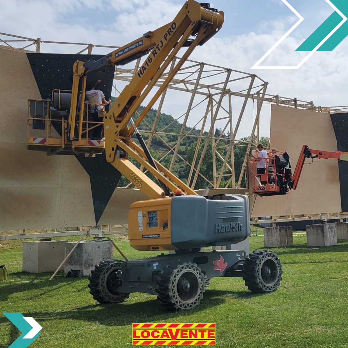 LocaventeOff's tweet photo. [EN PLEINE ACTION]
Nos équipements en pleine action pour le montage du festival des Natural Games à Millau ✅

Retrouvez tous nos équipements sur notre site internet 🔥

https://t.co/otRZLbdLiX 🖥️ https://t.co/o9ZbXhJxvh