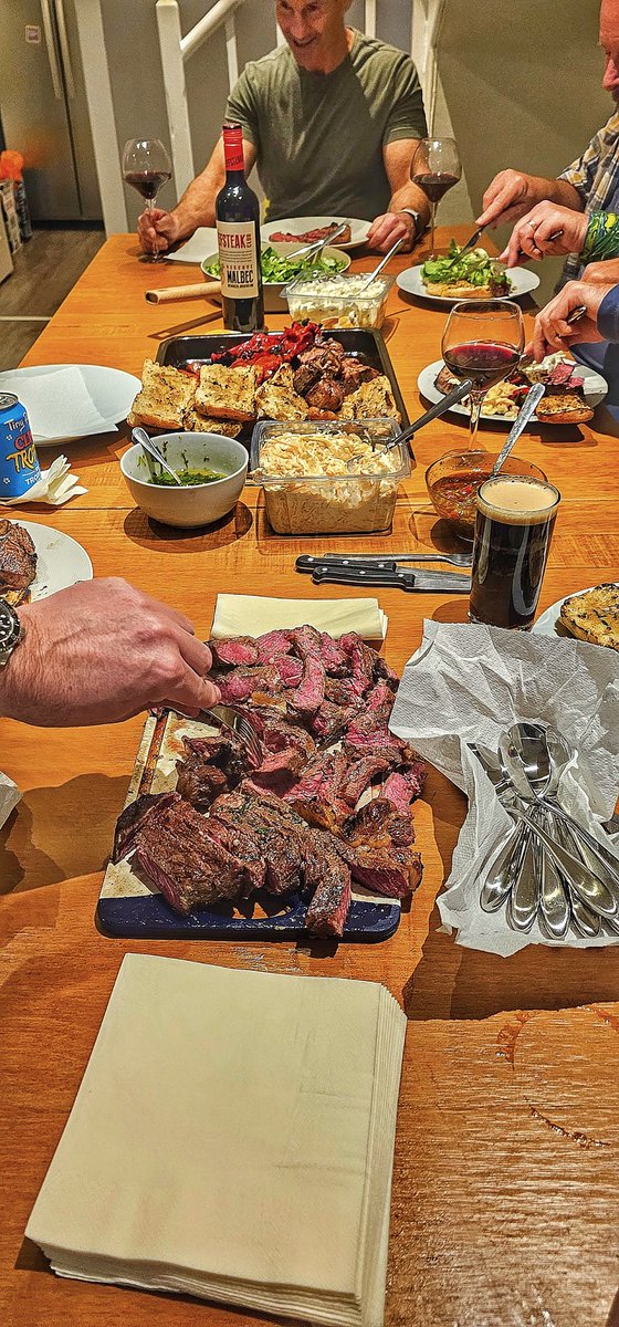 Last night I had a lovely meal with friends, I cooked on a smaller bbq than I'm used to, with the wrong sort of charcoal, with plenty of meat and just really enjoyed being with mates, feeding them, laughing, drinking malbec. ❤️🔥