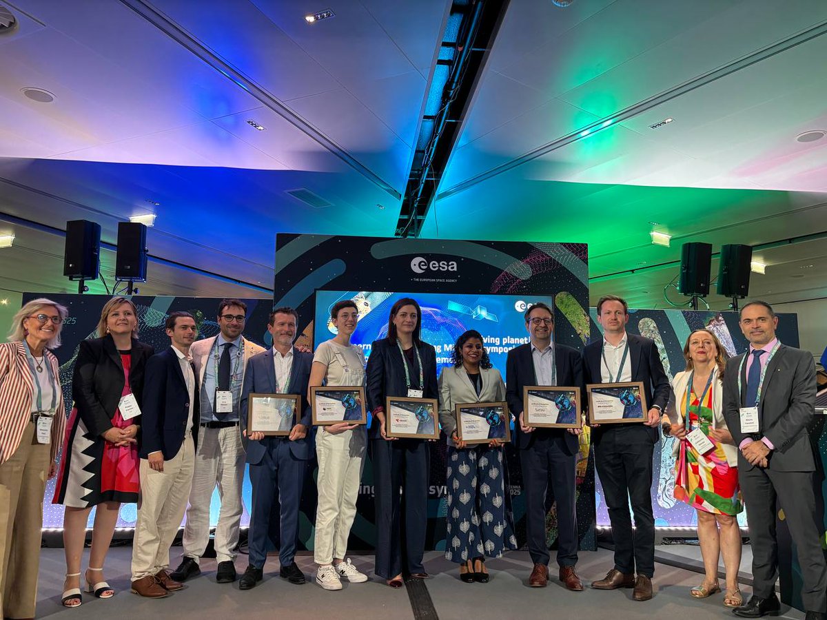SimonettaCheli's tweet image. Six new commercial missions joined the Copernicus Contributing Missions family today at @esa&apos;s #LPS25. 

From thermal to RF and hyperspectral, these EO New Space providers will boost Europe&apos;s capabilities for climate, security &amp;amp; sustainability.