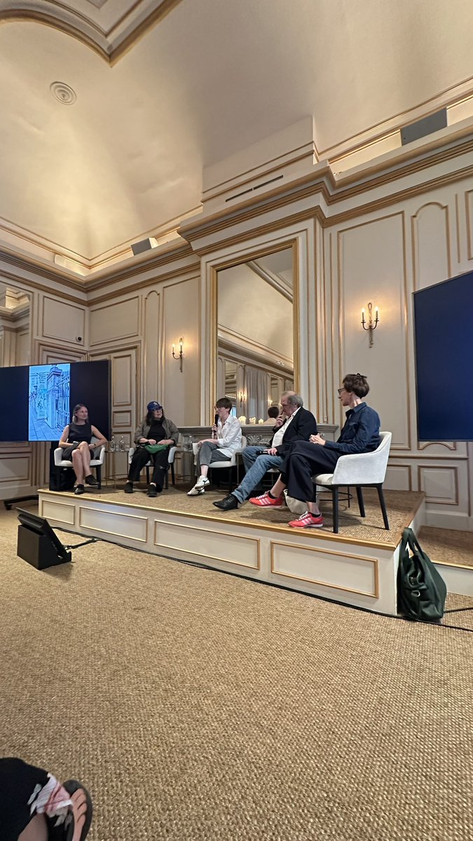 MollysArtMove1's tweet image. Celebrating 75 years of the #BelgianArtPrize with 2025 laureate Suchan Kinoshita 🏆 Her raw, poetic works—made from old rags &amp;amp; salami paper—breathe new life into discarded materials ♻️
 @BozarBrussels. 
#SuchanKinoshita  #Bozar  #MultidisciplinaryArt #75YearsOfArt #InvestInAMolly