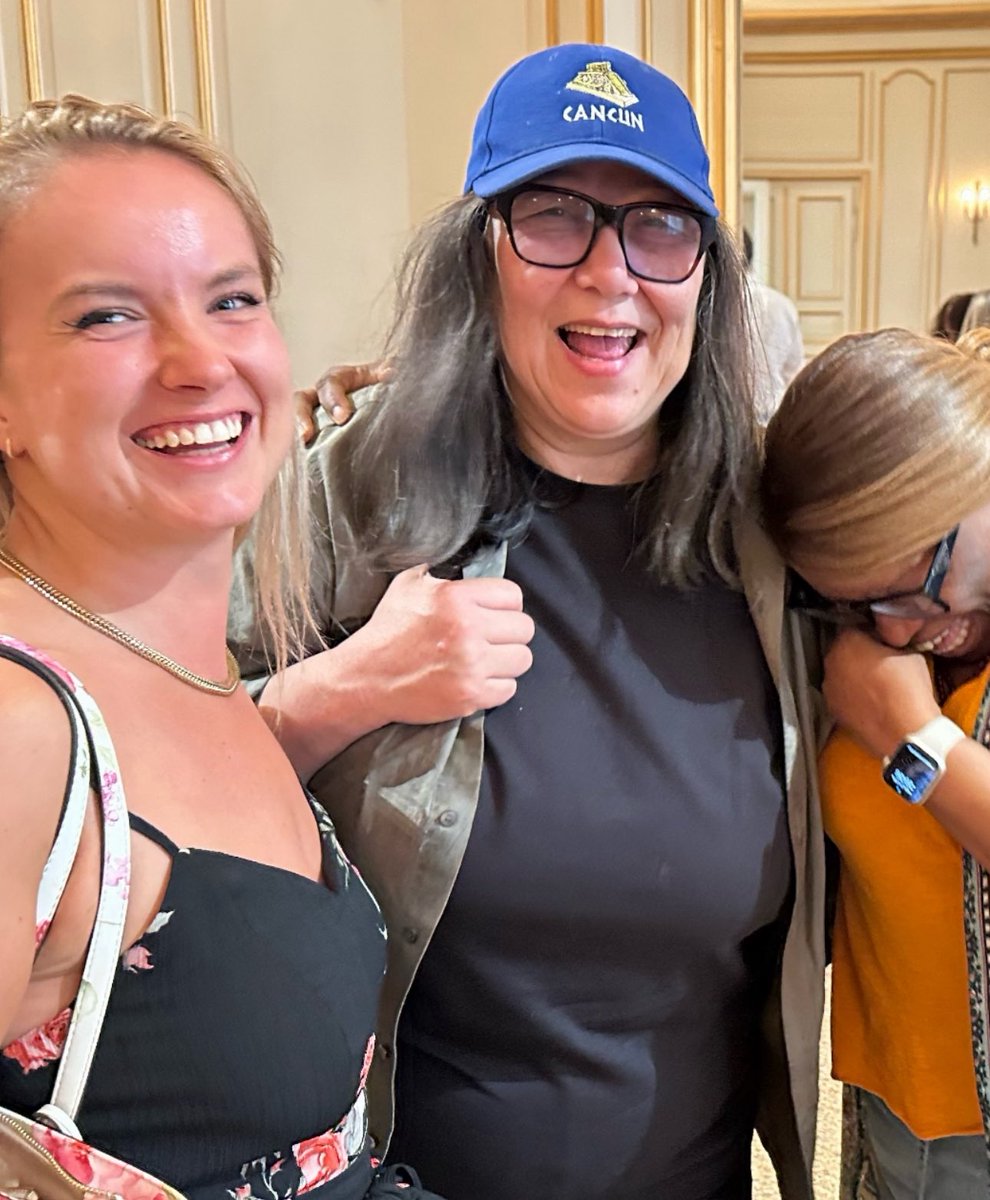 MollysArtMove1's tweet image. Celebrating 75 years of the #BelgianArtPrize with 2025 laureate Suchan Kinoshita 🏆 Her raw, poetic works—made from old rags &amp;amp; salami paper—breathe new life into discarded materials ♻️
 @BozarBrussels. 
#SuchanKinoshita  #Bozar  #MultidisciplinaryArt #75YearsOfArt #InvestInAMolly