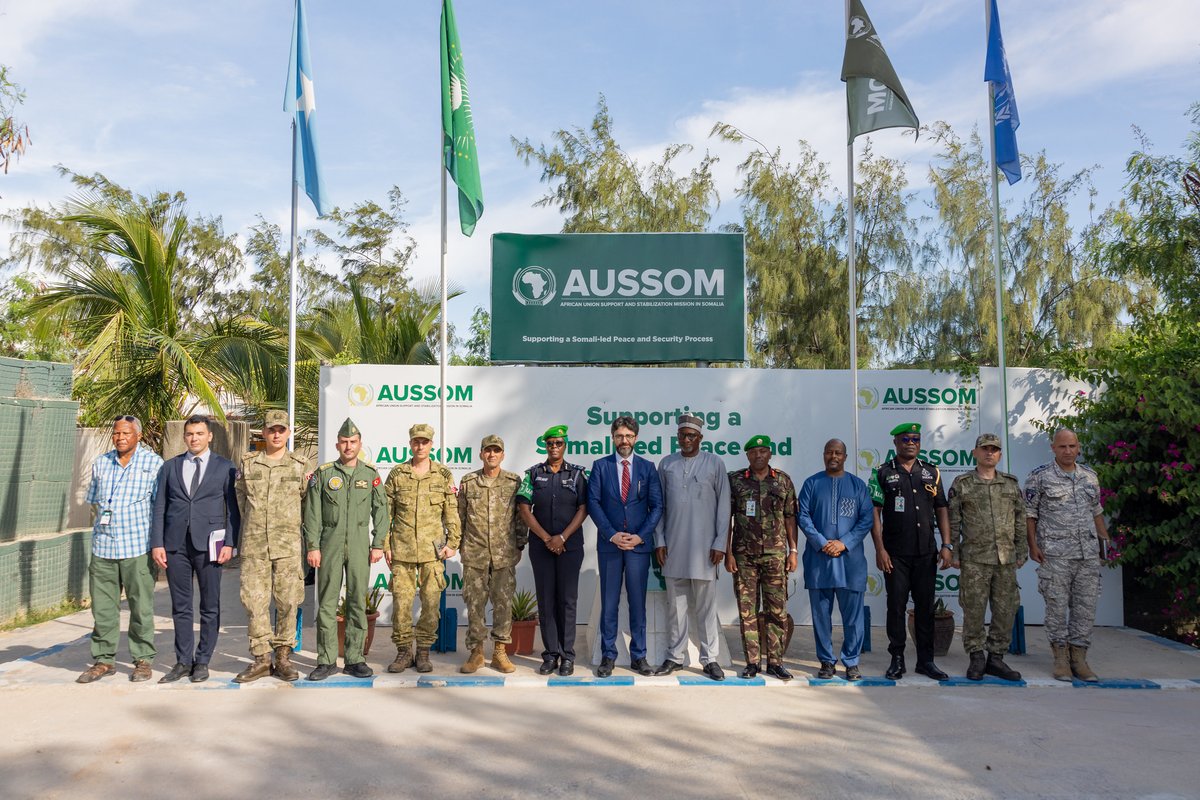 On Tuesday, Acting SRCC Adebayo Kareem met with the Turkish Ambassador to #Somalia, Mr Alper Aktaş, in #Mogadishu.
They discussed strengthening cooperation and advancing strategic ties between #AUSSOM and Türkiye.