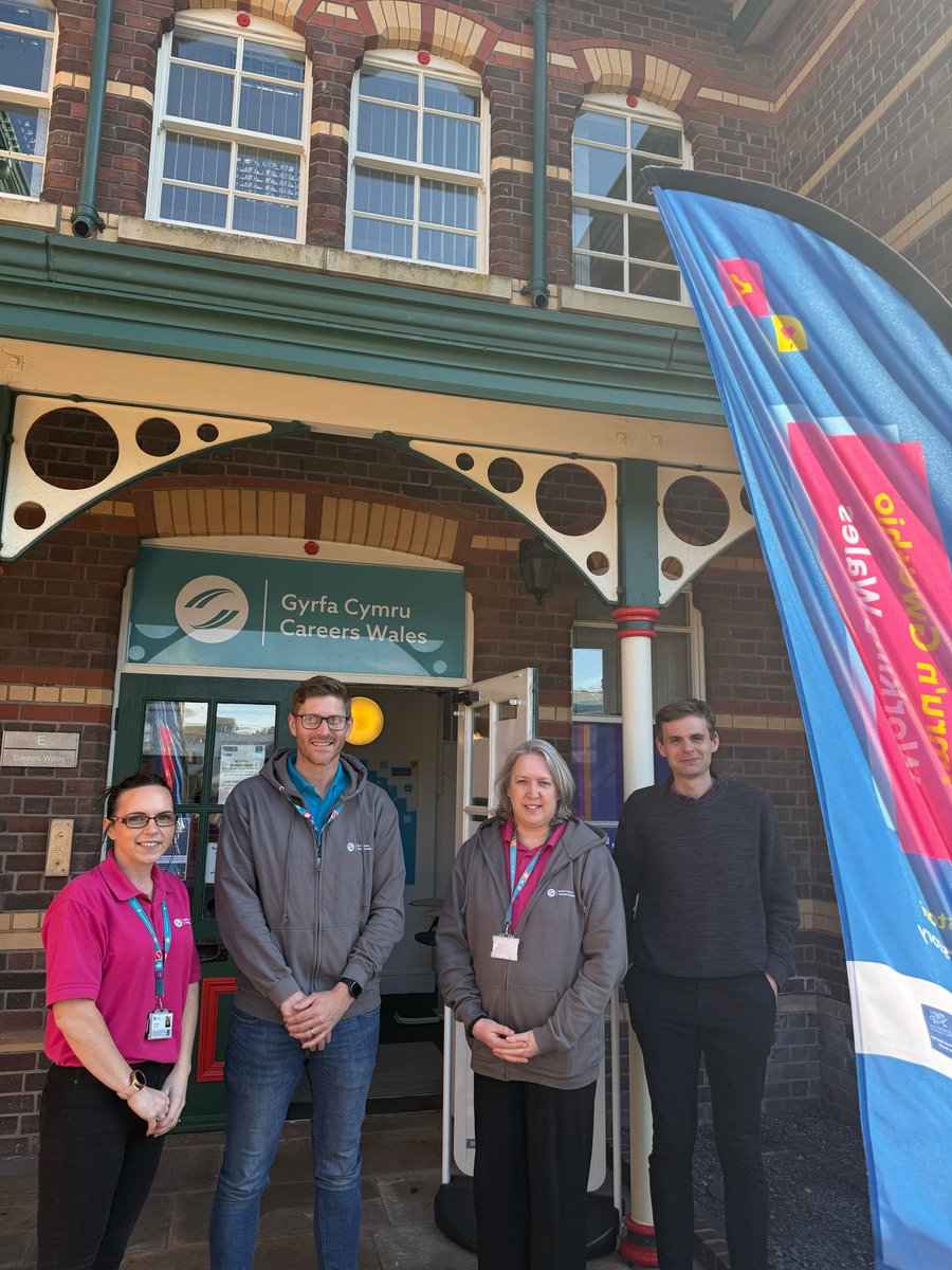 CareersWales's tweet image. Ready for Work?  
 
If you’re local to #Bangor, #Porthmadog, #Llandudno or #Wrexham, pop into your local Careers Centre TODAY for our Ready for Work events📍

✅ CV help
✅ Live job vacancies
✅ Interview advice

No need to book – just drop in, 3– 6pm.
careerswales.gov.wales/events/ready-f…