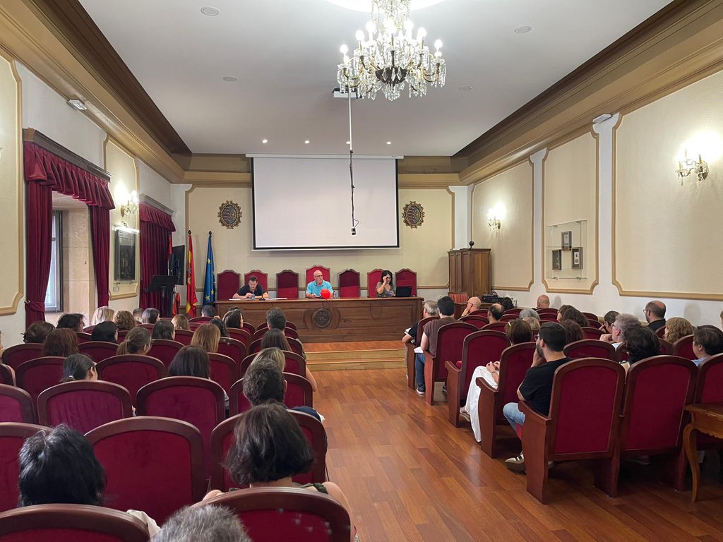 iesmachado's tweet photo. Último claustro del curso 2024-2025.
Buen verano #mxns https://t.co/z8QS76PsS3