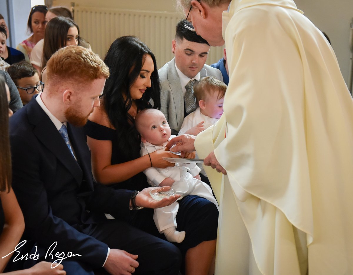 bit.ly/45xd08V A Christening day is always special but when you Christen your two youngest children on the same day, it's double the fun. I had a brilliant afternoon with Aidene and her family in Drumshanbo.