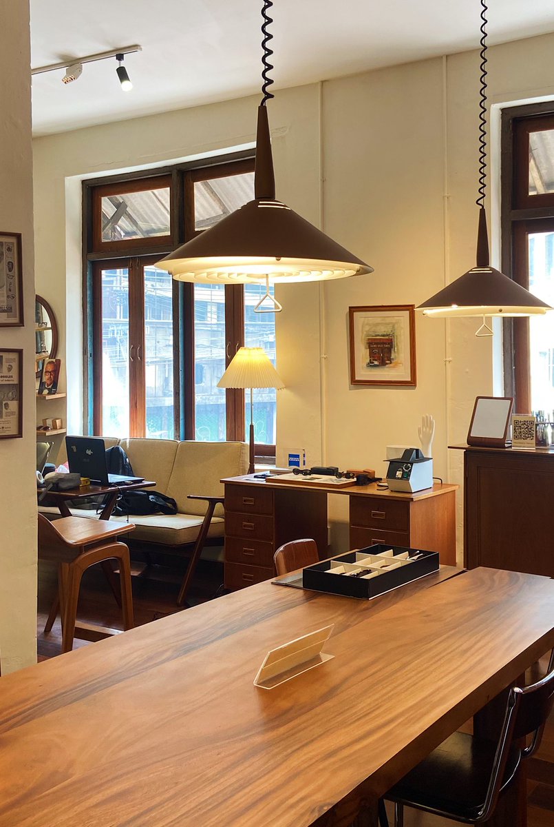 hiddenthread_'s tweet image. ร้านแว่นตาจำเป็นต้องสวยขนาดนี้มั้ย same old days ตรงถ.กลันตัน เยาวราช 👓